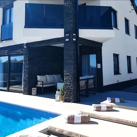 Black Pearl Villa